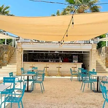 Cove Hotel