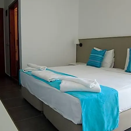 Cove Hotel 2*